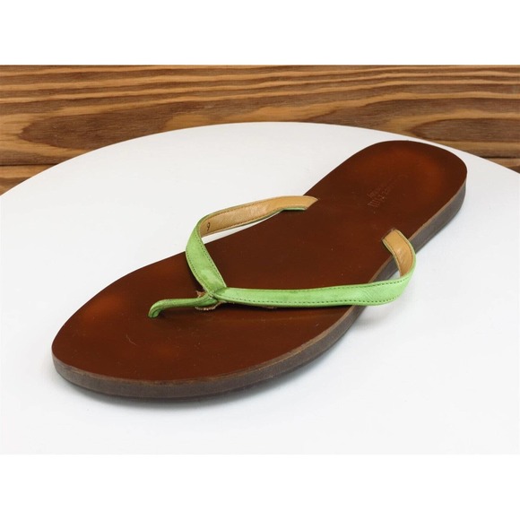 Garnet Hill‎ Size 9 M Women Sandal Flip Flop Green Leather - Picture 1 of 10